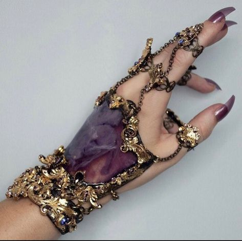 Full Hand Jewelry, Fantasy Hand Jewelry, Gold Accessories Angelic, Princess Armor Aesthetic, Haunted Ball Dress, Gold Gloves Aesthetic, Hand Armor Jewelry, Fantasy Jewelry Aesthetic, Baroque Porcelain Corset