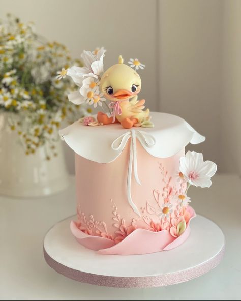 Rapunzel Birthday Cake, Girly Birthday Cakes, Wedding Cake Images, Pig Birthday Cakes, Duck Cake, Minnie Cake, Elegant Birthday Cakes, Cake Studio