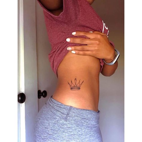 Crown Tattoo Design For Men, Mantra Ideas, Simple Crown Tattoo, Couple Tats, Girl Side Tattoos, Queen Crown Tattoo, Small Crown Tattoo, Tattoo Design For Men, Crown Tattoos For Women