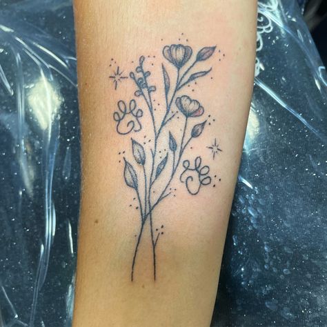 Wildflower Paw Print Tattoo, Flower Tattoos With Paw Prints, Labrador Flower Tattoo, Paw And Flower Tattoo, Floral Paw Print Tattoo, Cat Print Tattoo, Labrador Tattoo, Cat Paw Print Tattoo, 22 Tattoo