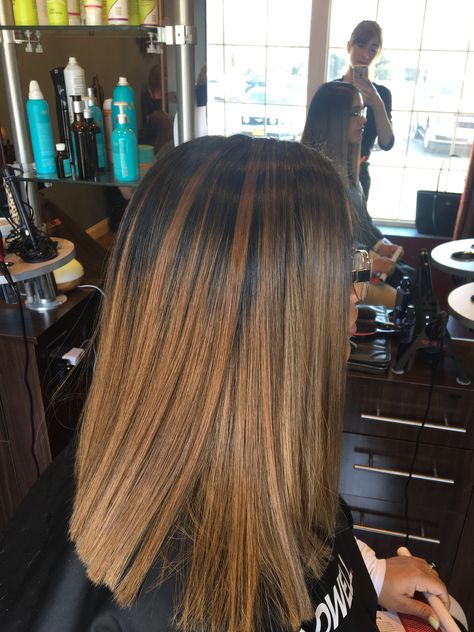 Colored Ends Of Hair Black Women, Ombre Silk Press Natural Hair, Black Women Baylage Hair, Balayage Hair African American, Brown Ombre Black Women, Natural Hair Colours Ideas, Honey Blond Balayage On Brown Hair Black Women, Highlight Ombre Hair, Honey Blonde Highlights On Black Women Real Hair