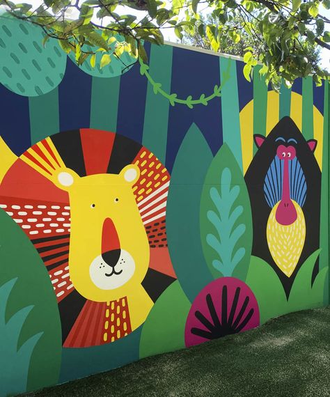 Playground Mural Ideas, Classroom Mural Ideas, Jungle Mural For Kids, Garage Mural, Toddler Outdoor Play, Animal Graffiti, Kids Church Decor, Seni Mural, Jungle Mural