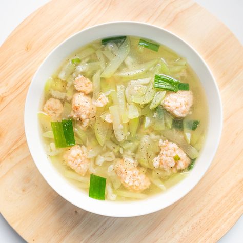 Vietnamese Opo Squash and Shrimp Soup (Canh Bầu Tôm)  — Vicky Pham Pork Meatball Soup, Vicky Pham, Vietnamese Chicken Soup, Tamarind Fish, Opo Squash, Soup With Shrimp, Quick Soup Recipes, Steamed Shrimp, Quick Soup