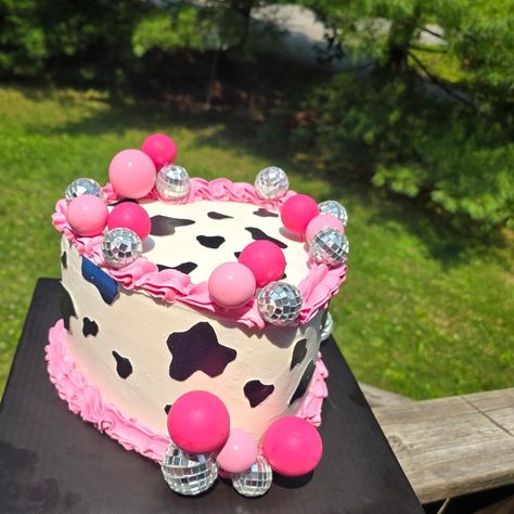 Cow Print themed heart shaped cake 🎂 www.instagram.com/margueritesbakeshop https://www.facebook.com/margueritesbakeshop tiktok.com/@candice.the.baker #chocolatecoveredstrawberries #indianabakery #margueritesbakeshop #bakingfromscratch #nwindianabaker #indianabaker #cakestagram🍰 #blackgirlsbake #chocolate #poundcakes #buttercreamgang #blackownedbusiness #whippedcream #cookies #buttercream #homemadebaker #sweettreats #decoratingcakes #chicagocakes #chicagobaker #Chicagotreats #chicagosweet... Heart Shaped Cake, Shaped Cake, Heart Shaped Cakes, Chocolate Covered Strawberries, Pound Cake, Cow Print, Whipped Cream, Blackwork, Butter Cream