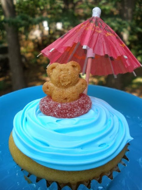 Pool Party Cupcakes. What a great idea! Also check out my shop for more fun party ideas. www.partiesandfun.etsy.com Pool Party Cupcakes, Party Cupcakes, Pool Birthday, Luau Birthday, Wedding Dessert, Pool Birthday Party, Cute Cupcakes, Take The Cake, Luau Party