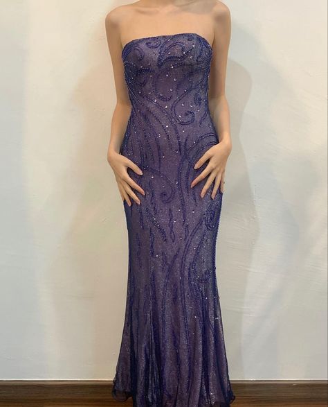 Strapless Purple Prom Dress, Prom Dress Inspiration Purple, 90’s Prom Dresses, Old Hollywood Prom Dresses, Purple Formal Dresses, Old Hollywood Prom, Y2k Prom Dress, Prom Dress Purple, Vintage Prom Dresses