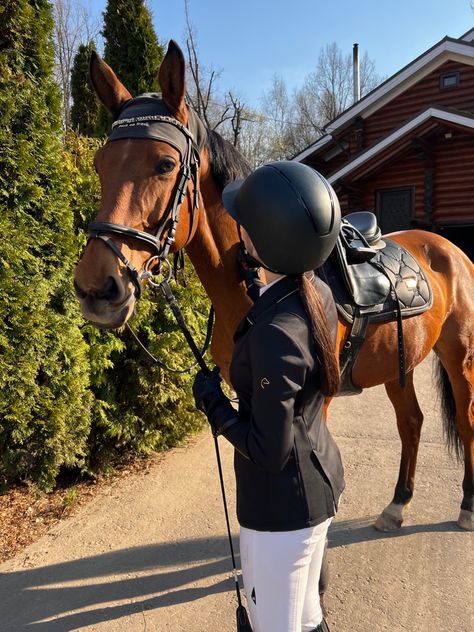 Horse Riding Girl Aesthetic, Horse Riding Outfit Aesthetic, Equitation Aesthetic, Horseback Riding Outfit, Aesthetic Equestrian, Riding Outfit Equestrian, Horsey Life, Horse Riding Aesthetic, Equestrian Outfit