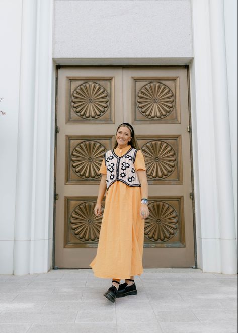 Missionary Outfits Sister, Lds Missionary Outfits Sisters, Lds Missionary Pictures, Sister Missionary Shoes, Lds Sister Missionary Outfits, Missionary Pose Reference, Sister Missionary Dresses, Mission Outfits, Sister Missionary Pictures