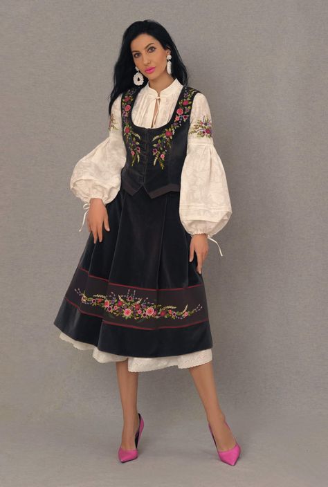 European Folk Dress, Russian Folk Dress, Slavic Clothing, Ukrainian Clothing, Fashion Illustration Sketches Dresses, Indian Gowns Dresses, Sketches Dresses, Trendy Dress Outfits, African Inspired Fashion