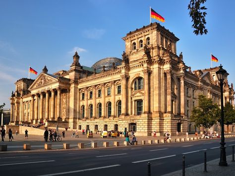 Berlin Reichstag, Berlin Travel, Germany Flag, European Architecture, Learn German, Couples Poses For Pictures, City Break, Travel Tours, Berlin Germany