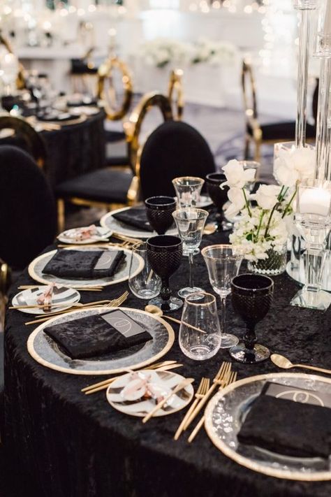 Black Velvet Tablecloth Wedding, Black Tie Reception Decor, All Black Event Decor, Black Tie Decor, Pool Table Wedding, Black And Gold Table Decor, Black And Gold Wedding Table, Monster Wedding, Black Tablecloth Wedding