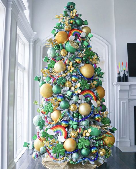 Year Round Christmas Trees St Patrick's Day Tree, St Patricks Decorations, Nightmare Before Christmas Ornaments, Floral Christmas Tree, Holiday Tree Decorations, St Patrick's Day Decorations, Christmas Tree Inspiration, Dog Christmas Ornaments, Holiday Christmas Tree