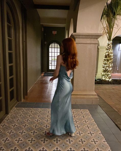 Blowout Aesthetic, Cane Brothers, Gwyn Berdara, Redhead Outfit, Meghan Quinn, Redhead Fashion, Court Of Mist And Fury, Ginger Dress, Acotar Series