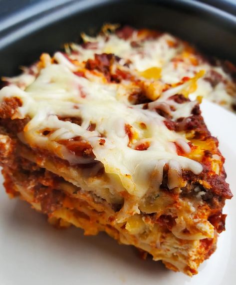 Slow Cooker Lasagna - Women of Today Pumpkin Pie Pancakes, Vegetarian Drinks, Gluten Free Pumpkin Pie, Slow Cooker Lasagna, Lasagna Ingredients, No Noodle Lasagna, Grilling Season, Healthy Comfort Food, Breakfast Snacks