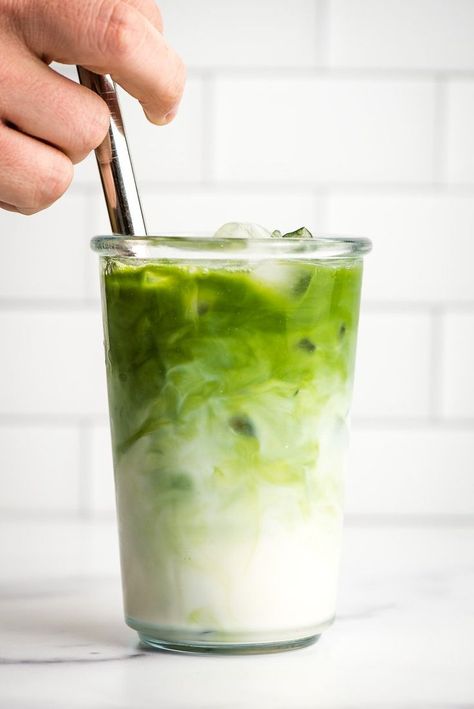 Milk Tea Aesthetic, Homemade Matcha Latte, Iced Matcha Latte Recipe, Matcha Milk Tea, Ctc Tea, Matcha Lemonade, Starbucks Matcha, Matcha Latte Recipe, Matcha Milk