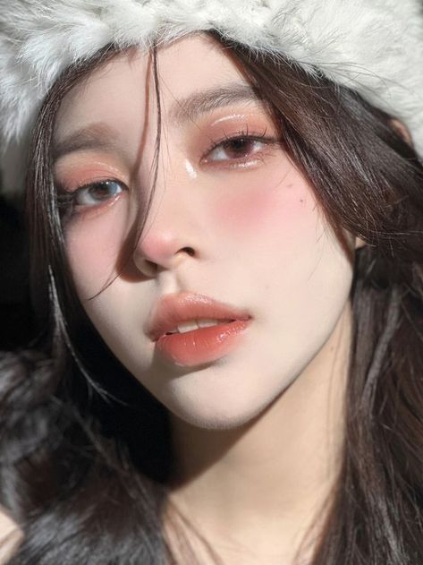 I am cold girl makeup for winter and christmas Cold Nose Makeup, Deep Winter Douyin Makeup, I'm Cold Girl Makeup, Cold Weather Makeup Looks, Im Cold Aesthetic, Douyin Winter Makeup, I’m Cold Makeup Winter, Winter Cold Makeup, Winter Makeup Looks Aesthetic