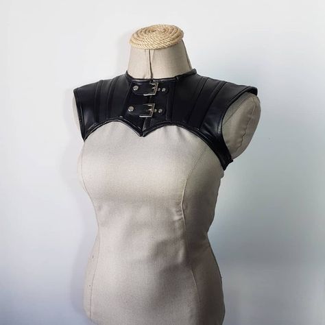 Bustier Top Outfits, Body Harness Outfits, Corset Harness, Leather Bolero, Body Belt, Pirate Cosplay, Top Corset, Star Wars Outfits, Leather Corset