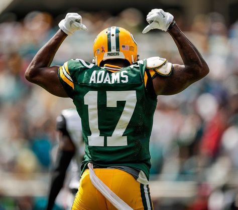 http://yi.nzc.am/eB4tsq Devante Adams, Green Bay Packers Funny, Packers Funny, Green Bay Packers Crafts, Green Bay Packers Players, Green Bay Packers Clothing, Davante Adams, Green Bay Packers Fans, Football Photography