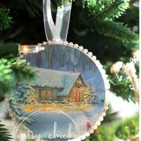 Old Christmas Cards Reuse, Ornaments From Old Christmas Cards, Repurposing Christmas Cards, How To Use Old Christmas Cards, Craft Ideas Using Old Christmas Cards, Upcycled Christmas Cards, Repurpose Christmas Cards, Old Christmas Card Crafts, Old Christmas Cards