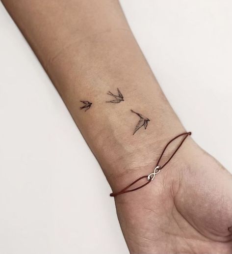 Tato Bird, Color Lined Tattoos, Birds Wrapped Around Arm Tattoo, Symbolic Bird Tattoos, Tiny Bird Tattoos For Women Wrist, Bird Tattoo Arm Women, Bird Tattoo Linework, Tattoo Ideas To Remember A Loved One, Scissor Tail Bird Tattoo