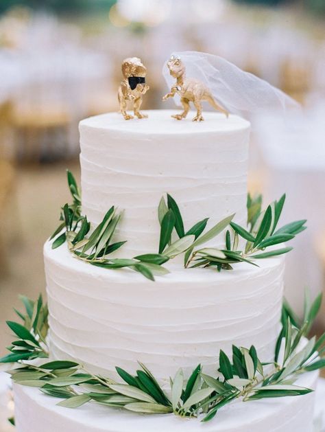 Wedding Cake Topper Ideas, Cake Topper Ideas, Wedding Cake Greenery, Theme Bapteme, Wedding Cake Toppers Unique, Summer Wedding Cakes, Small Wedding Cakes, Amazing Wedding Cakes, Wedding Cake Rustic