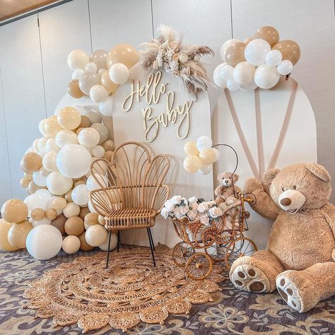 Showering love and blessings in the most boho-chic way! boho + bohemian aesthetic + bohemian + boho baby shower Boho Baby Shower Balloon Arch, Brown Theme Baby Shower Ideas, Boho Theme Baby Shower Ideas, Boho Baby Shower Ideas Boy, Beige Baby Shower Ideas, Boho Chic Baby Shower Ideas, Boho Baby Shower Ideas Decoration, Aesthetic Baby Shower Ideas, Boho Themed Baby Shower Ideas