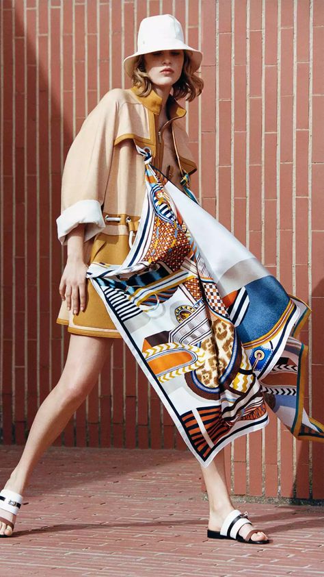 Hermes Campaign, Hermes Fragrance, Hermes Fashion, Backpacks For Women, Hair Scarf Styles, Summer Photoshoot, Silk Accessories, Vintage Hermes, Hermes Scarf