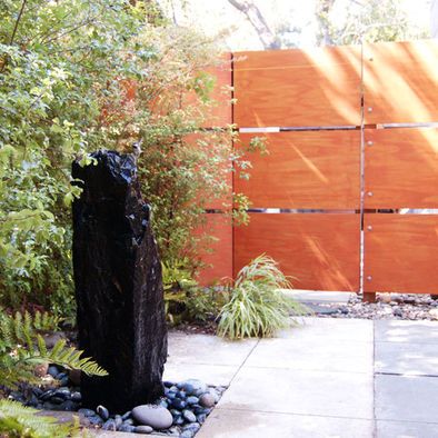 Contemporary Wood Fence Design, Pictures, Remodel, Decor and Ideas Plywood Fence, Outdoor Screening, Modern Fences, Pool Screen, Fences Ideas, Door Fence, Contemporary Gardens, Contemporary Landscape Design, Fence Options