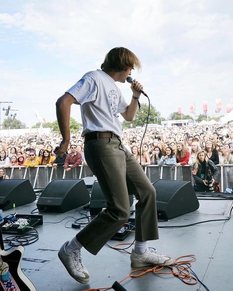 Band Outfits Stage, Sloan Struble, Glowing Glasses, Performing On Stage, Indie Band, Indie Alt, Casual Fashion Trends, Rockstar Aesthetic, Band Outfits