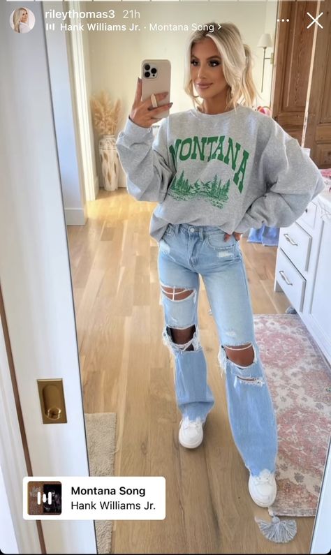 Mom Jean Outfits, Montana Outfits, Everyday Outfits Fall, Utah Style, Tailgate Outfit, Cute Preppy Outfits, Mom Jean, Cute Everyday Outfits, Outfit Inspo Fall