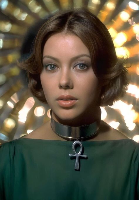 Logan's Run Movie, Logans Run, Jenny Agutter, Logan's Run, American Werewolf In London, Fiction Movies, Motion Pictures, Science Fiction Film, Farrah Fawcett