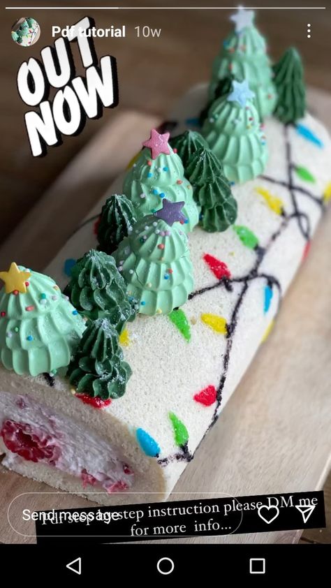 Christmas Dessert Roll Cake, Christmas Rolled Cake, Christmas Cake Roll Designs, Fall Roll Cake, Christmas Sweet Rolls, Halloween Roll Cake, Halloween Cake Roll, Christmas Cake Rolls, Vanilla Cake Roll Recipe