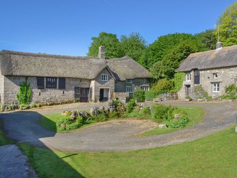 Hole Farm | Chagford | Devon | Self Catering Holiday Cottage Big Dining Table, Restful Bedrooms, Dartmoor National Park, Inglenook Fireplace, Stone Stairs, Luxury Cottage, Bedroom Cottage, Cathedral City, Big Garden