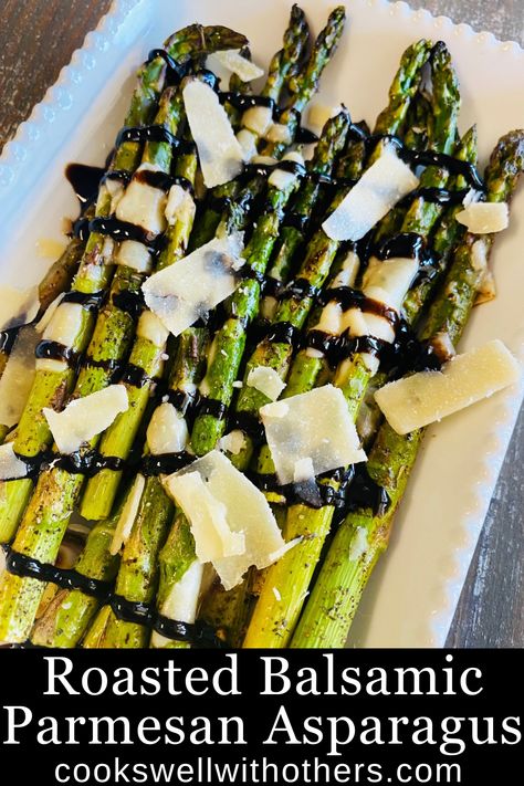 asparagus topped with balsamic and cheese Asparagus Balsamic, Parmesan Asparagus, Side Items, Yummy Meals, Side Dish Recipes Easy, Veggie Sides, Yummy Sides, Few Ingredients, Food App