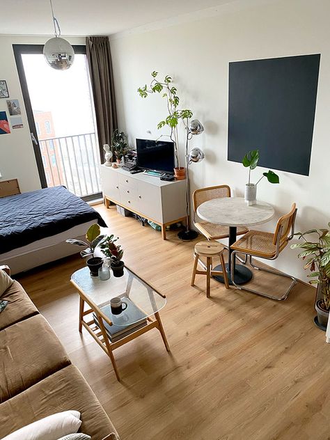 Small Space Squad: Inside the Carefully Curated Home of Karst Rauhé Bauhaus Small Apartment, House Schedule, Reka Bentuk Bilik Tidur, Apartemen Studio, Small Studio Apartment Decorating, Hiasan Dalaman Rumah, Reka Bentuk Dalaman, Hiasan Bilik Tidur, Studio Apartment Living