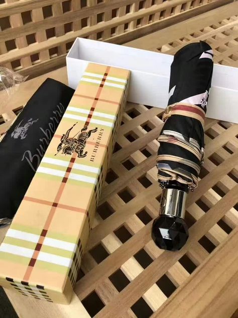 NO 170876,Burberry Umbrella Burberry Umbrella, Cute Umbrellas, Hair Shampoo, Corporate Gifts, Home Accessories, Vision Board, Pinterest Likes, Burberry, Umbrella