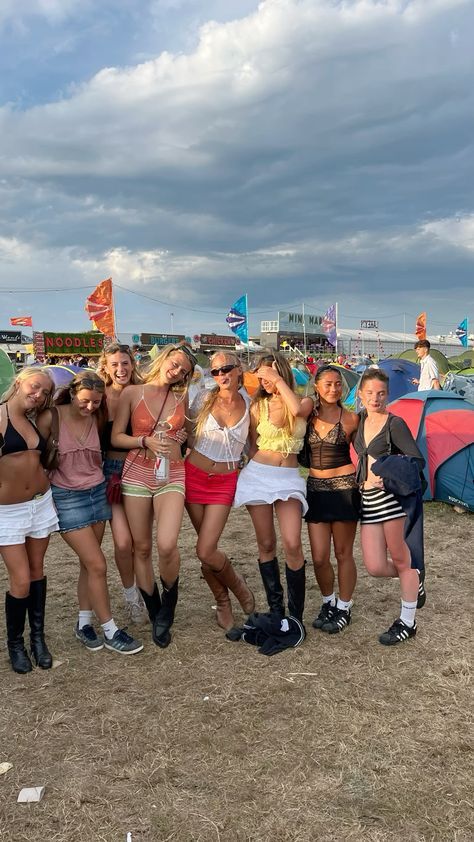 Board Masters Festival Outfit, Board Masters Festival, Festival Outfit Reading, Creamfields Festival Outfit, Boardmasters Festival Outfits, Boardmasters Outfit, Festival Outfit Uk, Leeds Festival Outfits, Bonaroo Outfit