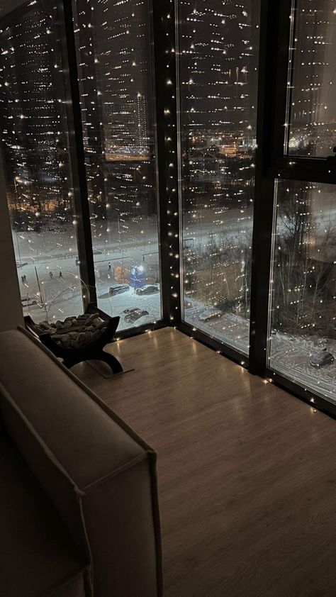 Aesthetic Winter Christmas, Cool Lifestyle, Beige Home, Comfort Home, Apartment View, Food Aesthetics, Aesthetic Winter, Apartment Decor Inspiration, Dream Apartment