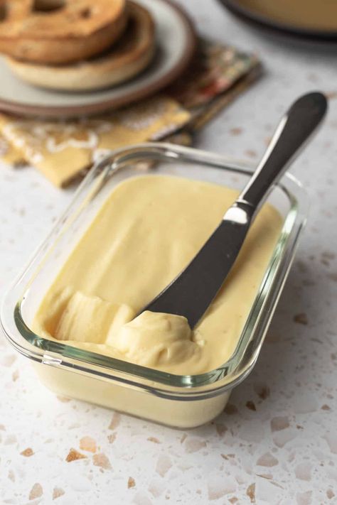 Oil Free Vegan Butter, Vegan Spreads And Dips, Veganaise Recipe, Spreadable Butter Recipe, Vegan Butter Recipe, Vegan Butter Substitute, Vegan Sauce Recipes, Soft Foods Diet, Vegan Spread