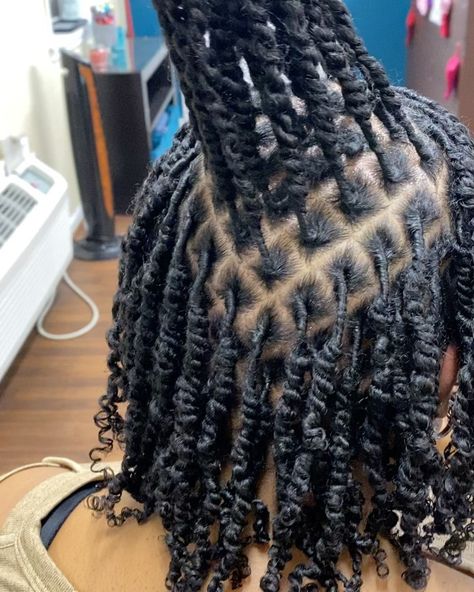 Diamond Starter Locs, Short Starter Locs Two Strand Twist, Two Strand Twist Designs, Starter Locs Diamond Parts, Dreads Parts, Diamond Part Starter Locs, Diamond Loc Parts, Locs With Diamond Parts, Starter Loc 2 Strand Twist