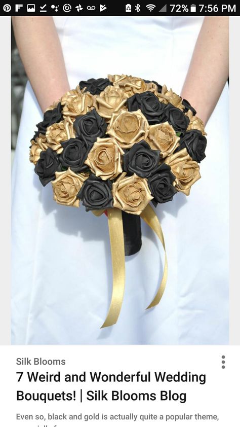 Black And Gold Bouquet, Black And Gold Quinceanera Theme, Black And Gold Quince, Loki Wedding, Black And Gold Wedding Theme, Gold Flower Bouquet, Black And Gold Flowers, Mafia Wedding, Creepy Wedding