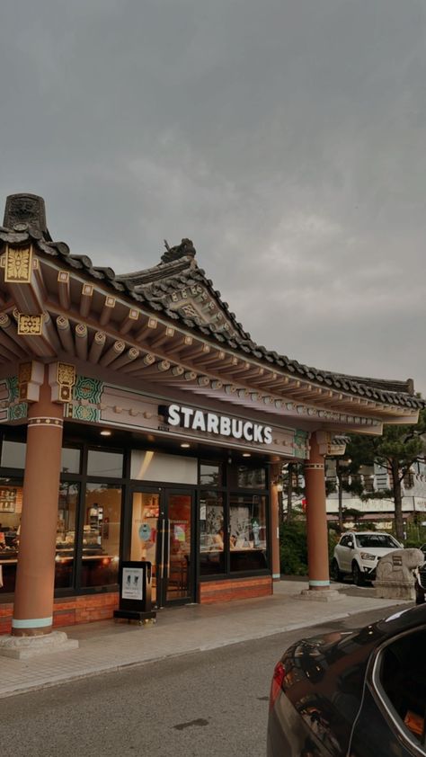 #southkorea #traditionalkorea #starbucks #architecture #travelphotography #vacation #cafe #trendycafe #koreacafe #photography #summer #picoftheday #pintrestinspo #cafework #pretty #new #koreanarchitecture Starbucks Architecture, Traditional Cafe, Korea Cafe, Starbucks Aesthetic, Starbucks Store, Photography Summer, Building Exterior, South Korea, Pergola