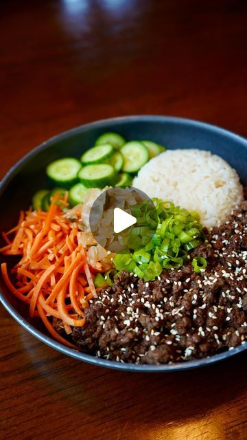 Cal Reynolds on Instagram: "Japanese BBQ Beef Bowl🔥 A weekly staple in my house right here. I've been eating this at least 3-5x a week the past few months! It's simple, quick, tastes f*cking delicious and never gets old for me. Also so easy to make/prep! FULL RECIPE ⬇️ INGREDIENTS - 1 lb lean ground beef (Used 90/10) - Avocado oil spray - Seasonings: salt, pepper, garlic powder, onion powder. - @trybachans Japanese BBQ - Jasmine rice (cooked) - Sliced cucumbers - Shredded carrots - @clevelandkitchen Kimchi - Green onions - Sesame seeds Note: Adjust measurements and ingredients to your liking. DIRECTIONS 1. Prep your rice according to the directions on the package. 2. Get a large skillet going over medium-high heat. Spray then add in your ground beef. Break it up then seaso Japanese Bbq, Heat Spray, Beef Bowl, Beef Bowls, Shredded Carrots, Lettuce Wrap Recipes, Lettuce Wrap, Bbq Beef, Jasmine Rice