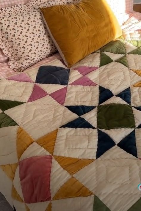 Oliver Bonas Quilt, Bedroom Inspirations Quilt, Quilt Styling On Bed, Oliver Bonas Bedspread, Oliver Bonas Home, Aesthetic Quilts, Plain Quilt, Quilt Aesthetic, Scandinavian Quilts