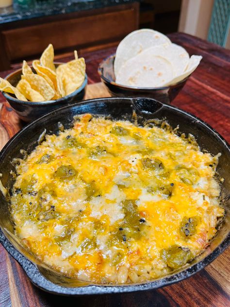 Green Chile Dip, Green Chile Corn, White Bean Soup Recipes, Vegetable Sticks, Hot Corn, Buttered Corn, Slow Cooked Chicken, Fried Corn, Corn Dip