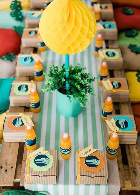 Crocodile Birthday Party, Birthday Party Snack Ideas, Party Food For Toddlers, Kids Party Boxes, Crocodile Birthday, Party Lunch Boxes, Party Food Boxes, Kids Birthday Food, Birthday Party Box