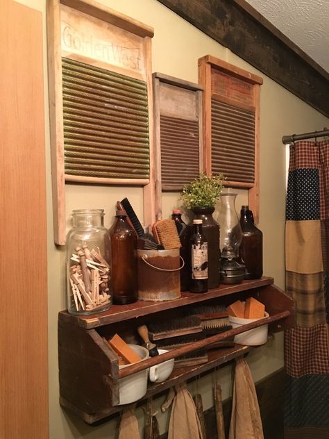 Primitive Bathroom Rustic Primitive Bathroom Ideas, Colonial Home Decor Living Room, Primitive Laundry Room Decor, Primitive Basement Ideas, Primitive Bathroom Ideas Country Style, Primitive Kitchen Ideas, Primitive Bathroom Decor Ideas, Primitive Decor, Dream Bathrooms Rustic