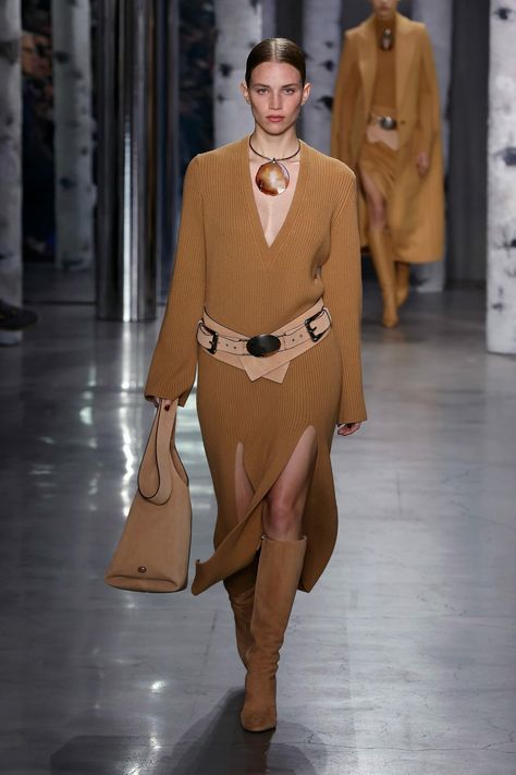 Michael Kors Fashion show, Runway, Ready To Wear, Fall Winter 2023, New York Fashion Week, Runway Look Michael Kors Ready To Wear, Michael Kors Fall, Michael Kors Fashion, Fashion Week Runway, Large Fashion, Winter Fashion Outfits, New York Fashion, New York Fashion Week, Knit Dress