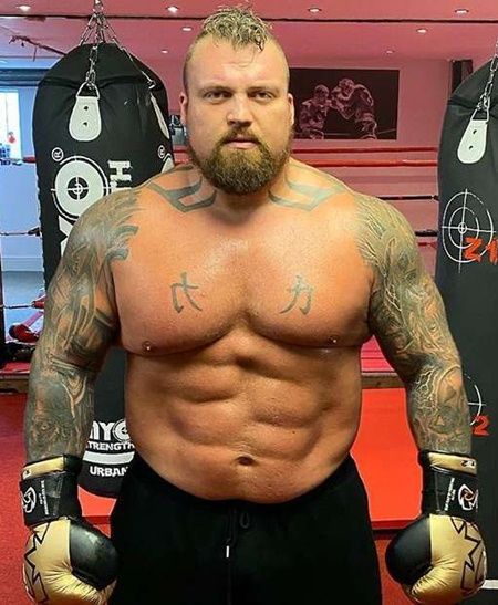 Eddie Hall Body Measurements Eddie Hall, 남성 근육, World's Strongest Man, Man Anatomy, Fact Families, Fit Motivation, Fitness Gym Workout, Body Builder, Muscular Men