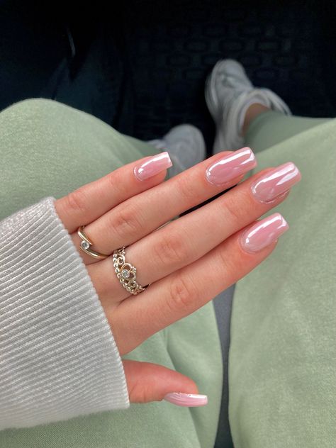 Pearlescent French Nails, Pearly Nails Pink, Hailey Bieber Nails Coffin, Pear Nails, Pearly Pink Nails, Pearly Nails, Short Fall Nail Designs, Short Fall Nail, Nails With Pink